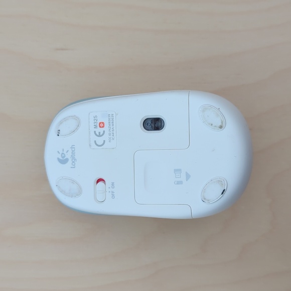 Logitech M325 Wireless Mouse In Tweet Tweet - Picture 2 of 2